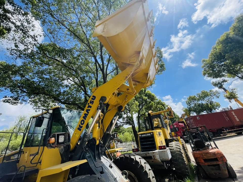 Komatsu WA380-8 - Utovarivač točkaš: slika 4 Komatsu WA380-8 - Utovarivač točkaš: slika 4