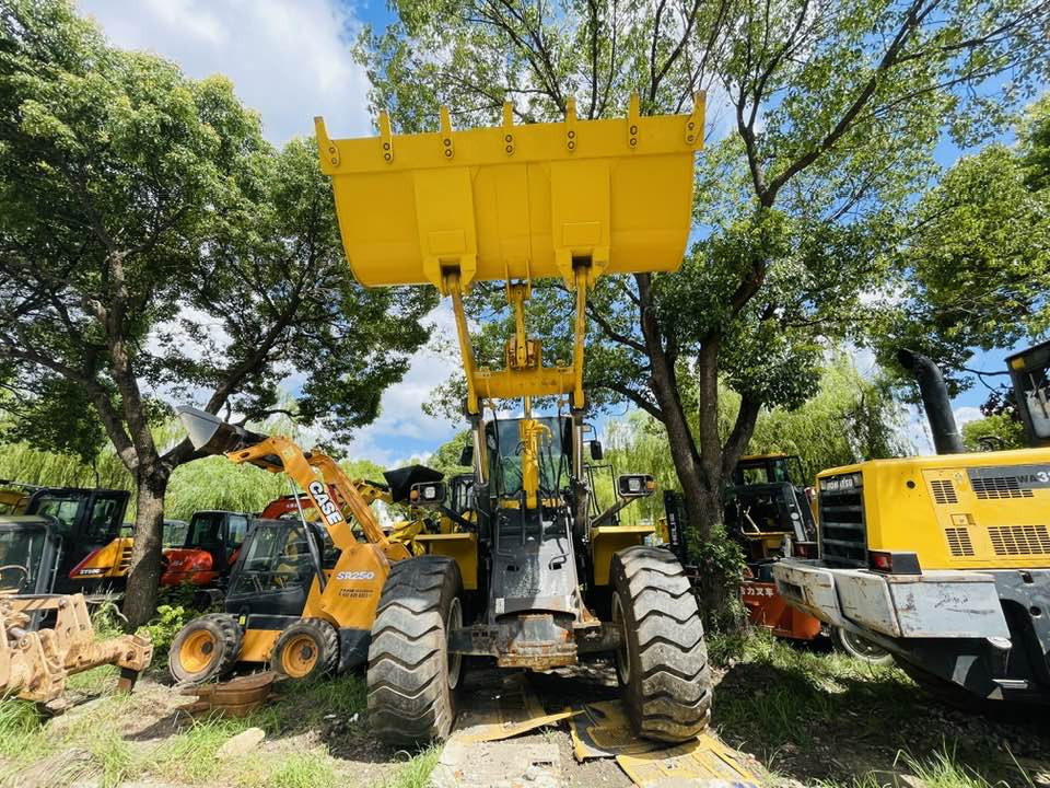 Komatsu WA380-8 - Utovarivač točkaš: slika 5 Komatsu WA380-8 - Utovarivač točkaš: slika 5