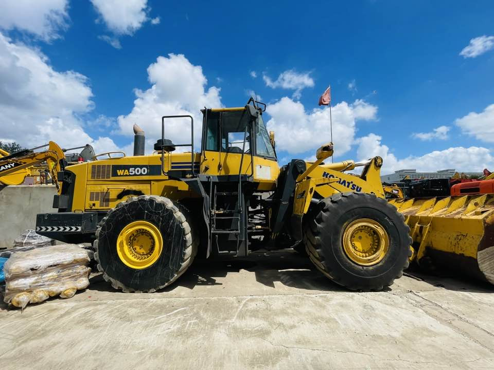 Utovarivač točkaš Komatsu WA500: slika 1