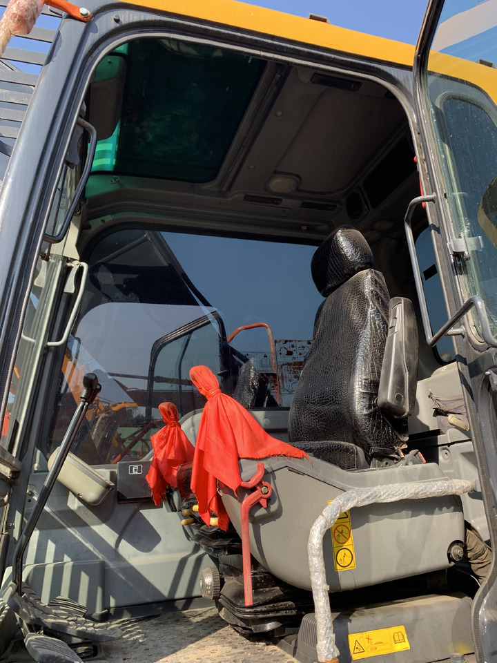 Bager guseničar Volvo EC210: slika 10
