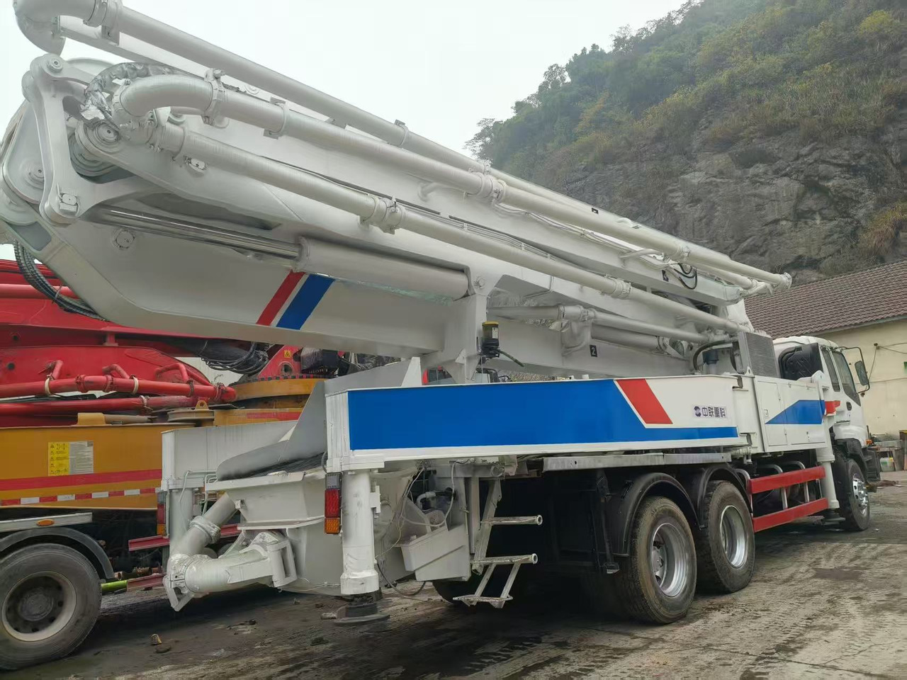 ZOOMLION ZLJ5335THB - Auto pumpa za beton: slika 3 ZOOMLION ZLJ5335THB - Auto pumpa za beton: slika 3