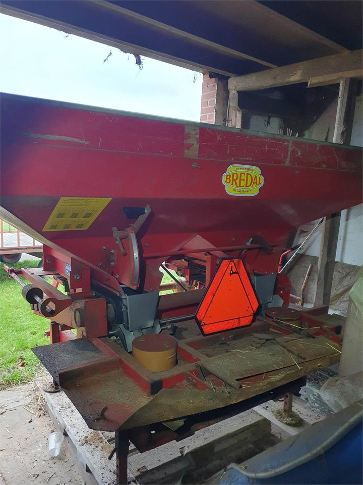 Bredal B2 LIFTOPHÆNGT - Rasipač veštačkog đubriva: slika 1 Bredal B2 LIFTOPHÆNGT - Rasipač veštačkog đubriva: slika 1