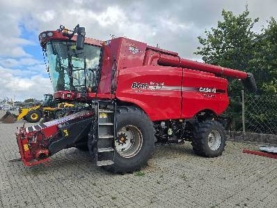 Case IH AXIAL FLOW 8010 - Kombinovani kombajn: slika 1 Case IH AXIAL FLOW 8010 - Kombinovani kombajn: slika 1