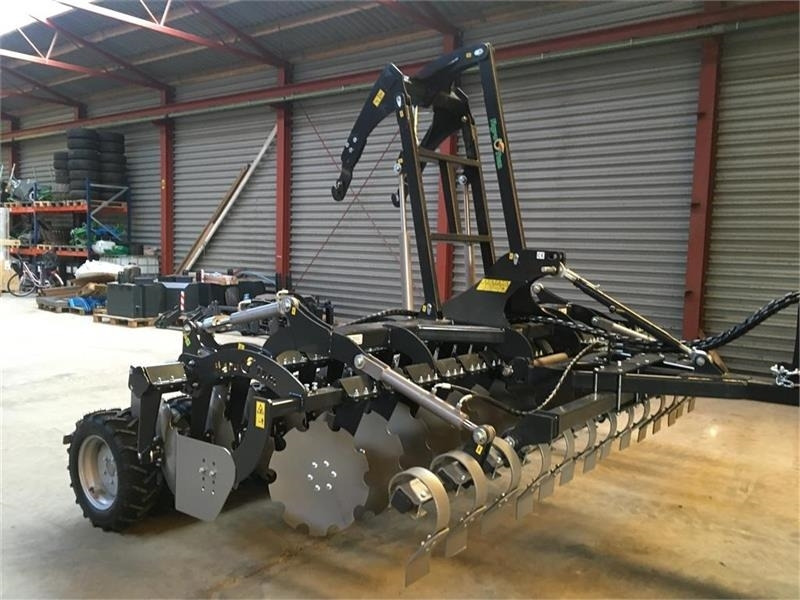 Agro - TOM 4 m. bugseret med slæbeplanke - Tanjirača: slika 1 Agro - TOM 4 m. bugseret med slæbeplanke - Tanjirača: slika 1