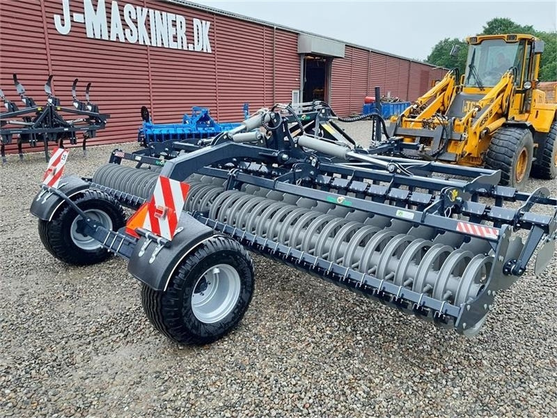 Agro - TOM 6 Meter discharve Agro-Tom 6 m. bugseret di - Tanjirača: slika 3 Agro - TOM 6 Meter discharve Agro-Tom 6 m. bugseret di - Tanjirača: slika 3