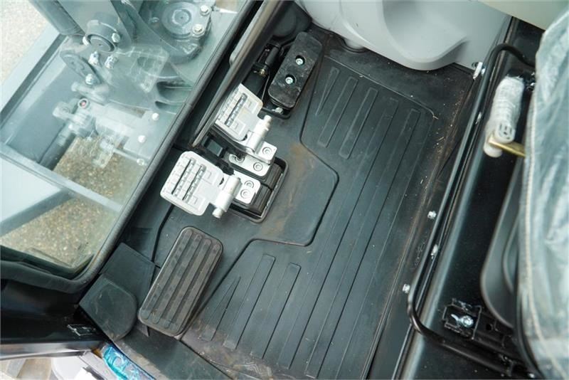 Mini bager Eurotrac HE26-SR: slika 14 Mini bager Eurotrac HE26-SR: slika 14