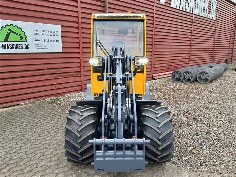 Eurotrac W12S med førerhus, skovl og gafler - Utovarivač točkaš: slika 5 Eurotrac W12S med førerhus, skovl og gafler - Utovarivač točkaš: slika 5