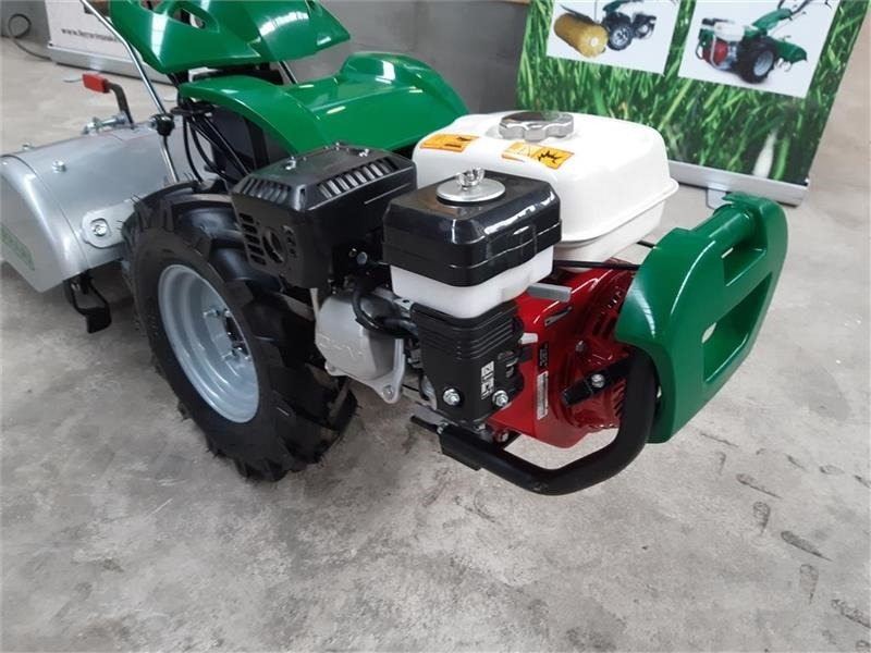 Ferrari 328 - Komunalni traktor: slika 4 Ferrari 328 - Komunalni traktor: slika 4