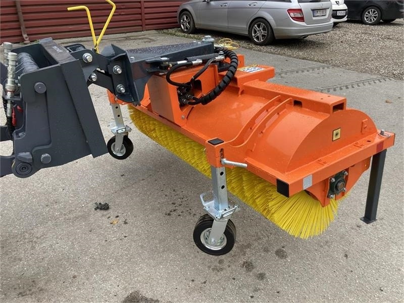 - - - J-Maskiner 180 - Metle: slika 4 - - - J-Maskiner 180 - Metle: slika 4