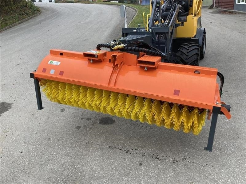 - - - J-Maskiner 180 - Metle: slika 2 - - - J-Maskiner 180 - Metle: slika 2