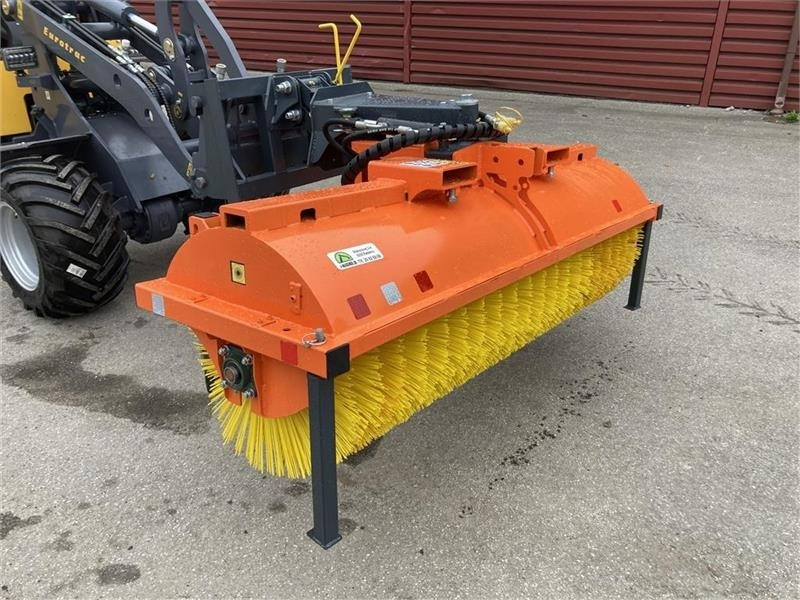 - - - J-Maskiner 180 - Metle: slika 3 - - - J-Maskiner 180 - Metle: slika 3