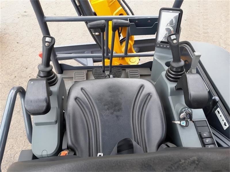Lizing XCMG xe27e u/hus  XCMG xe27e u/hus: slika 10