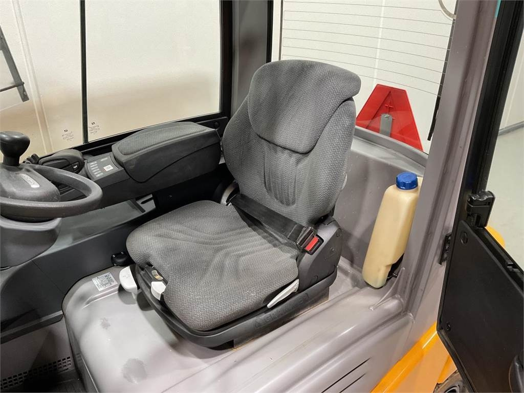 Jungheinrich EFG 320 - Električni viljuškar: slika 5 Jungheinrich EFG 320 - Električni viljuškar: slika 5