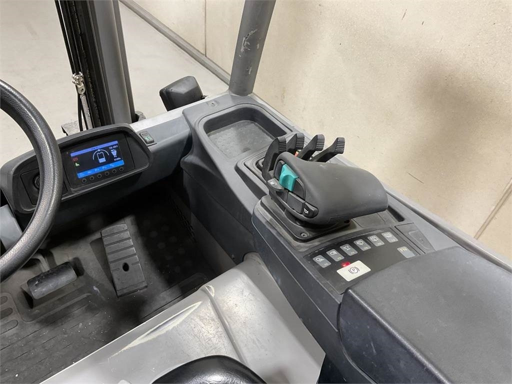 Jungheinrich EFG 425 K - Električni viljuškar: slika 5 Jungheinrich EFG 425 K - Električni viljuškar: slika 5