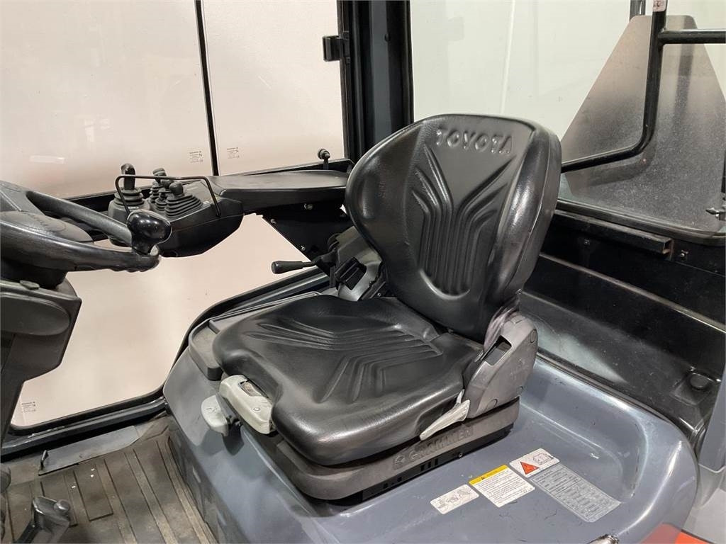 Toyota 40-8FD40N - Dizel viljuškar: slika 5 Toyota 40-8FD40N - Dizel viljuškar: slika 5