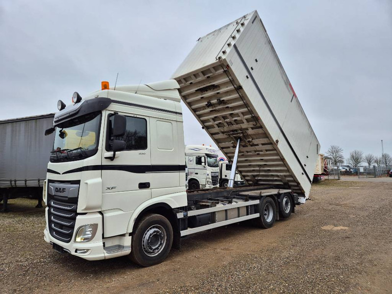 DAF XF 530 6x2 //Volume tipper// - Istovarivač: slika 1 DAF XF 530 6x2 //Volume tipper// - Istovarivač: slika 1