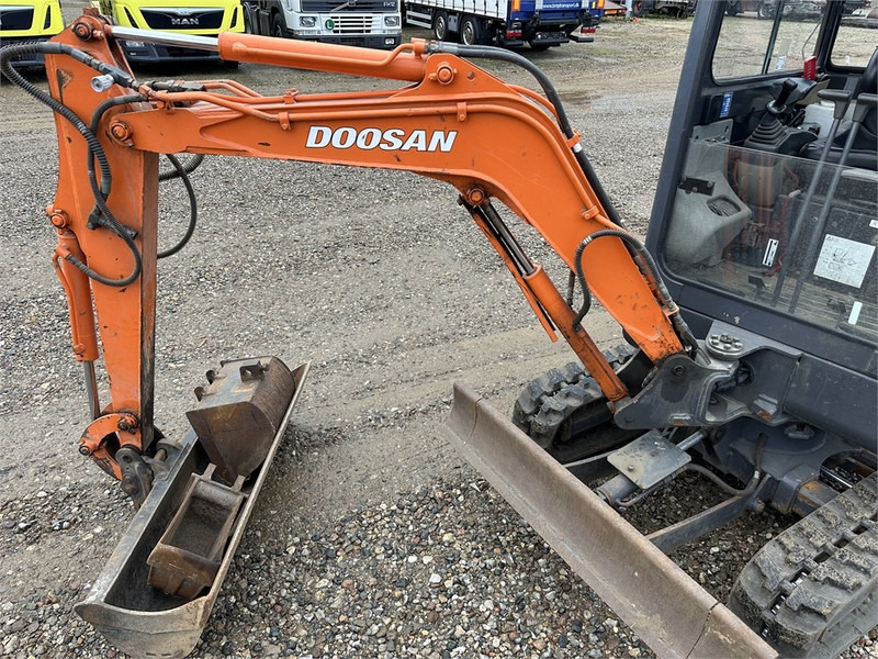 Doosan Slo 18 - 1.8T with bucket packed (Low Hours) - Mini bager: slika 2 Doosan Slo 18 - 1.8T with bucket packed (Low Hours) - Mini bager: slika 2