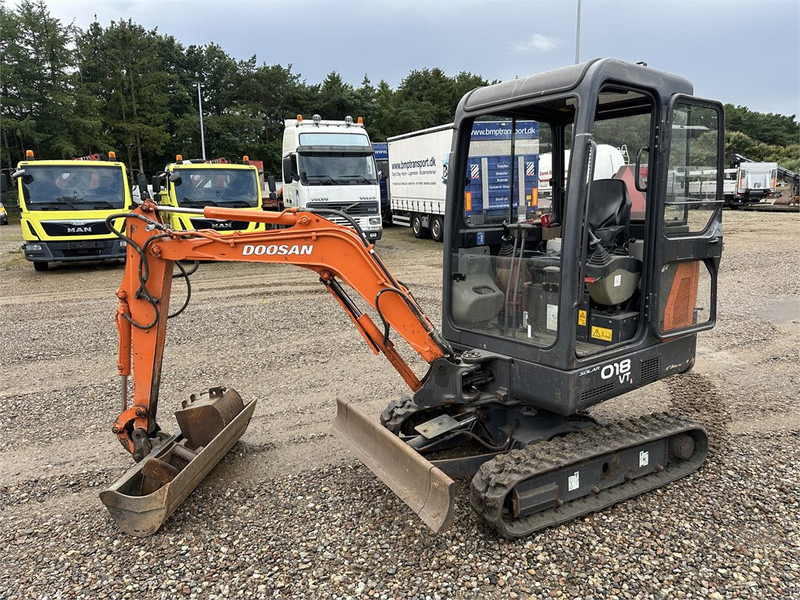 Doosan Slo 18 - 1.8T with bucket packed (Low Hours) - Mini bager: slika 1 Doosan Slo 18 - 1.8T with bucket packed (Low Hours) - Mini bager: slika 1