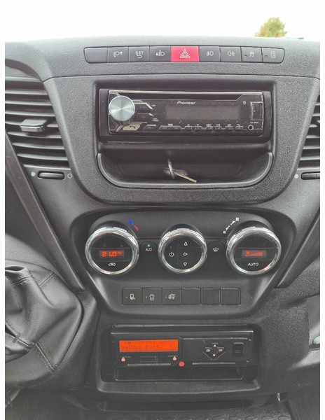 Kamion sa tovarnim sandukom Iveco 70c17 // med lad og presenning: slika 9