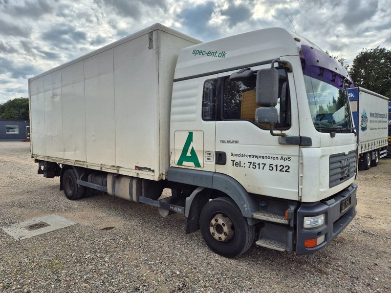 MAN TGL 10 / 12.180 4x2 with lift /ramp - Kamion sa zatvorenim sandukom: slika 5 MAN TGL 10 / 12.180 4x2 with lift /ramp - Kamion sa zatvorenim sandukom: slika 5