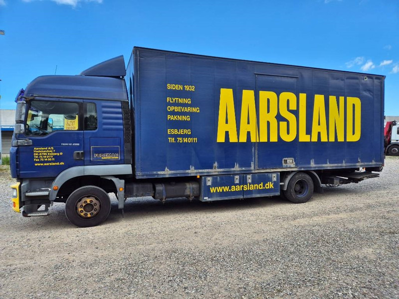 MAN TGM 12.280 // Lift // Sideopening - Kamion sa zatvorenim sandukom: slika 2 MAN TGM 12.280 // Lift // Sideopening - Kamion sa zatvorenim sandukom: slika 2