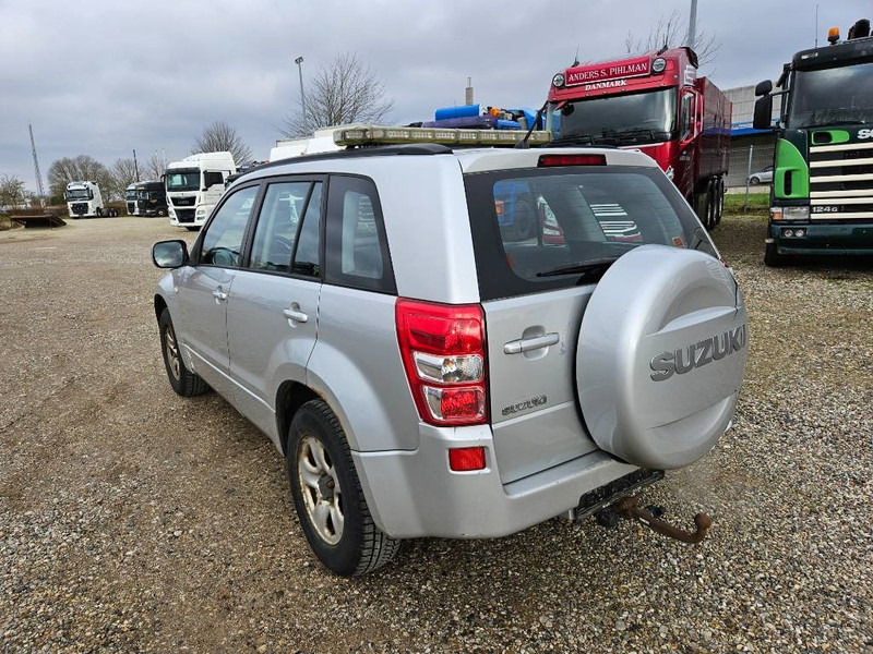Suzuki Grand Vitara 2,0 GLX aut. Van 5d - Automobil: slika 3 Suzuki Grand Vitara 2,0 GLX aut. Van 5d - Automobil: slika 3