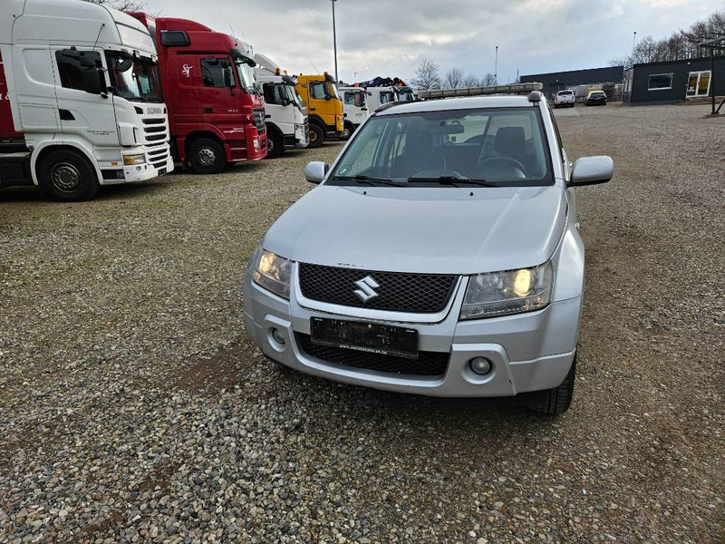 Dostavno vozilo sa zatvorenim sandukom Suzuki Grand Vitara 2,0 GLX aut. Van 5d: slika 8