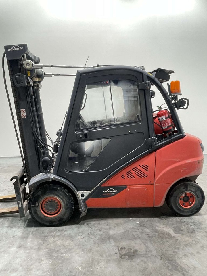 Linde H35T-02-393 - Viljuškar: slika 4 Linde H35T-02-393 - Viljuškar: slika 4