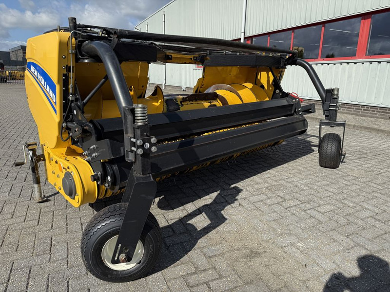 New Holland 300FPE Gras Pickup - Kombajn: slika 5 New Holland 300FPE Gras Pickup - Kombajn: slika 5