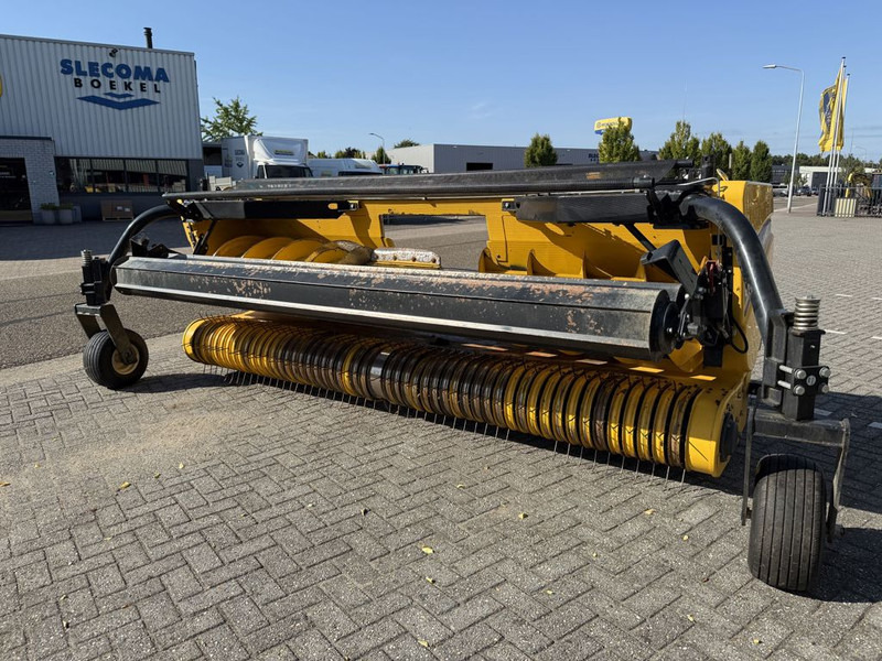 New Holland 380FP Gras Pickup - Kombajn: slika 1 New Holland 380FP Gras Pickup - Kombajn: slika 1