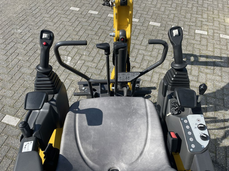 New Holland E12D Minigraver - Mini bager: slika 5 New Holland E12D Minigraver - Mini bager: slika 5