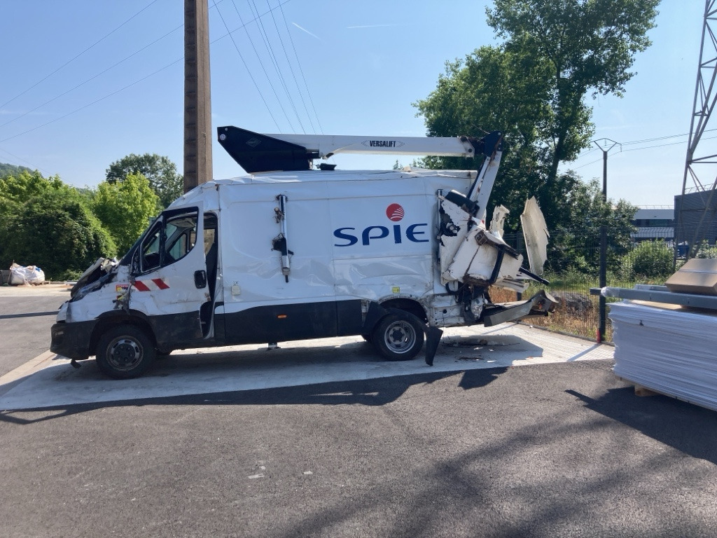 IVECO DAILY FOURGON 50C18 - Vazdušna platforma montirana na kamion: slika 3 IVECO DAILY FOURGON 50C18 - Vazdušna platforma montirana na kamion: slika 3