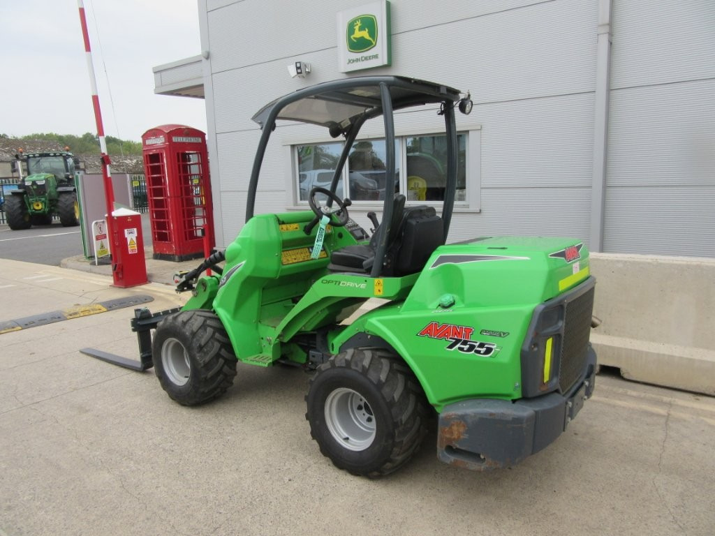 AVANT 755I LOADER - Zglobni utovarivač: slika 4 AVANT 755I LOADER - Zglobni utovarivač: slika 4