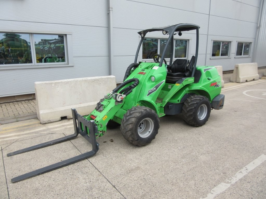 AVANT 755I LOADER - Zglobni utovarivač: slika 2 AVANT 755I LOADER - Zglobni utovarivač: slika 2