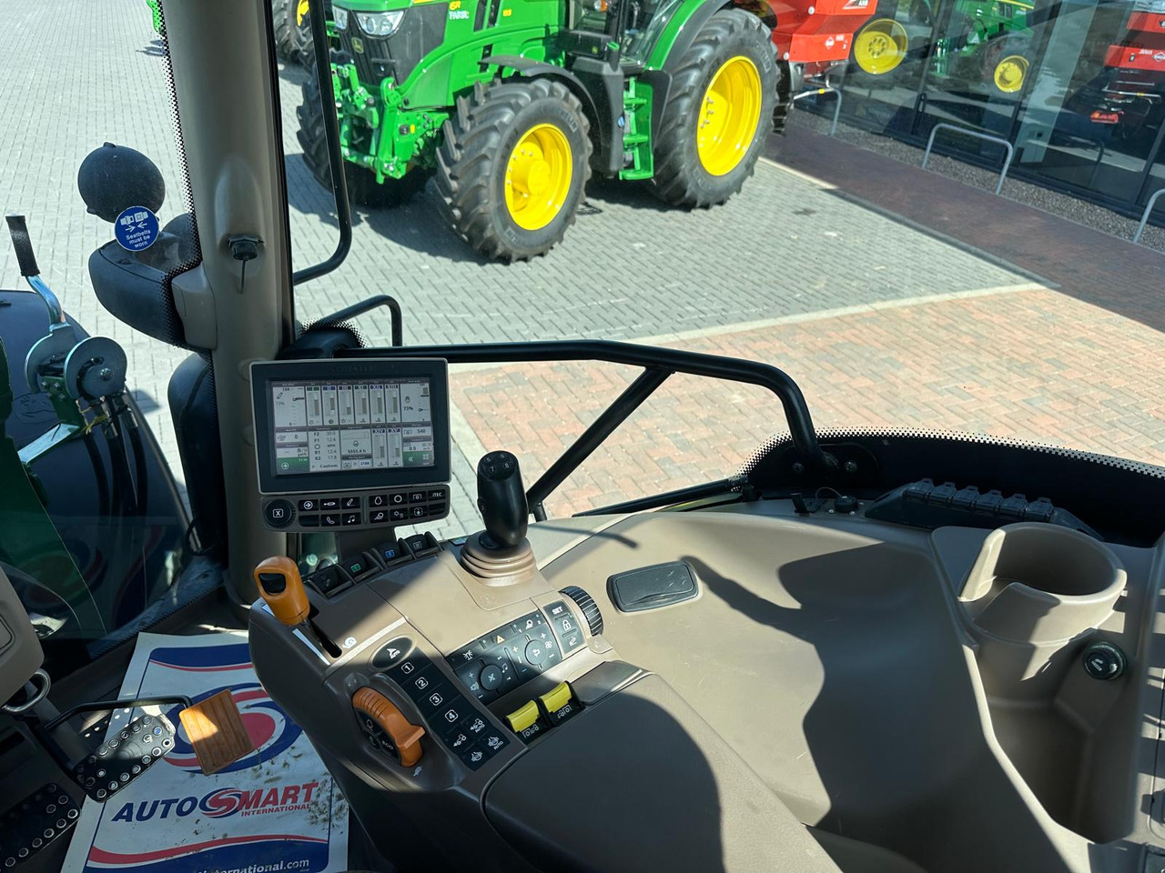 JOHN DEERE 6135R - Traktor: slika 2 JOHN DEERE 6135R - Traktor: slika 2