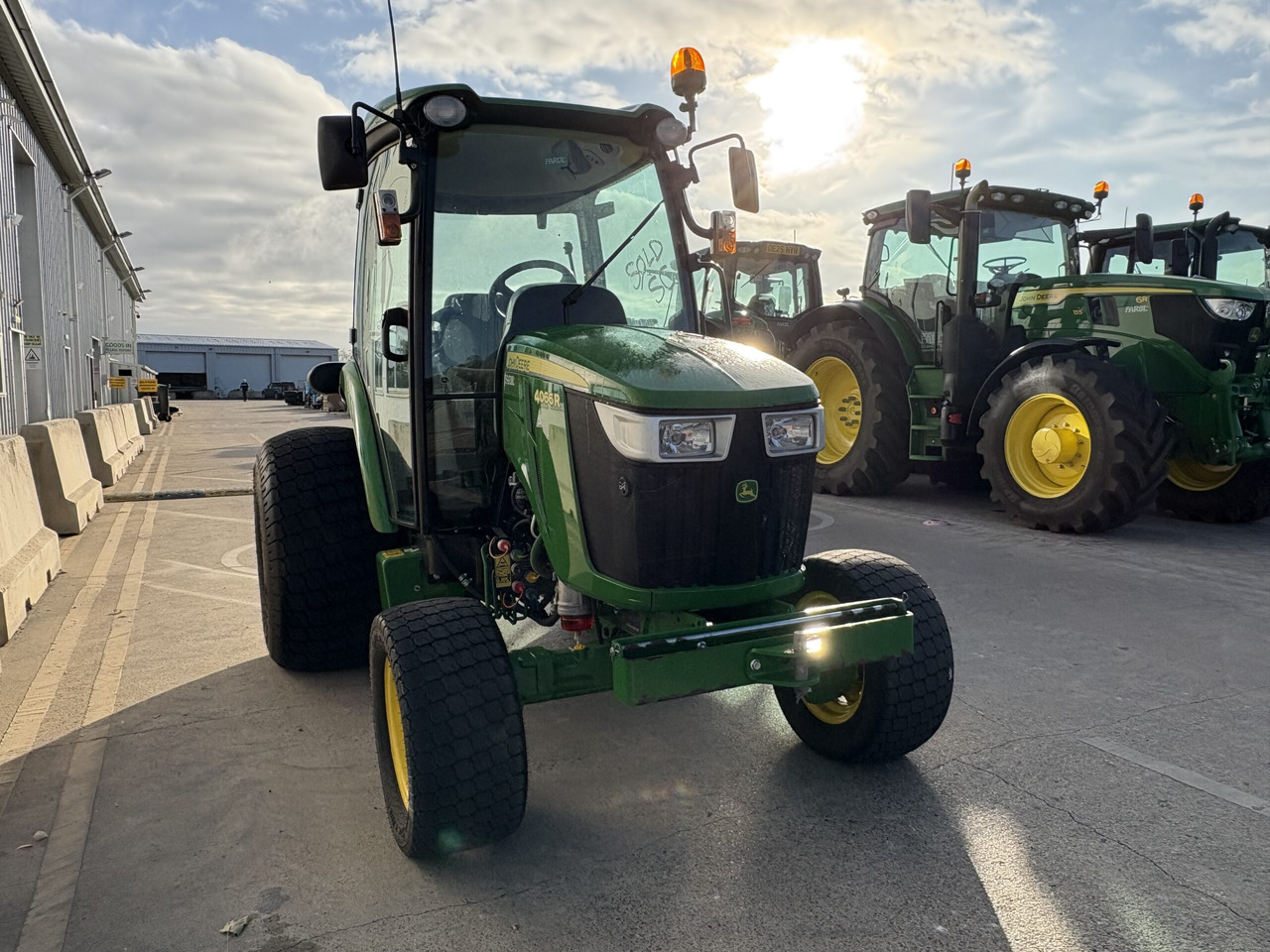 John Deere 4066R Compact Tractor - Mali traktor: slika 5 John Deere 4066R Compact Tractor - Mali traktor: slika 5