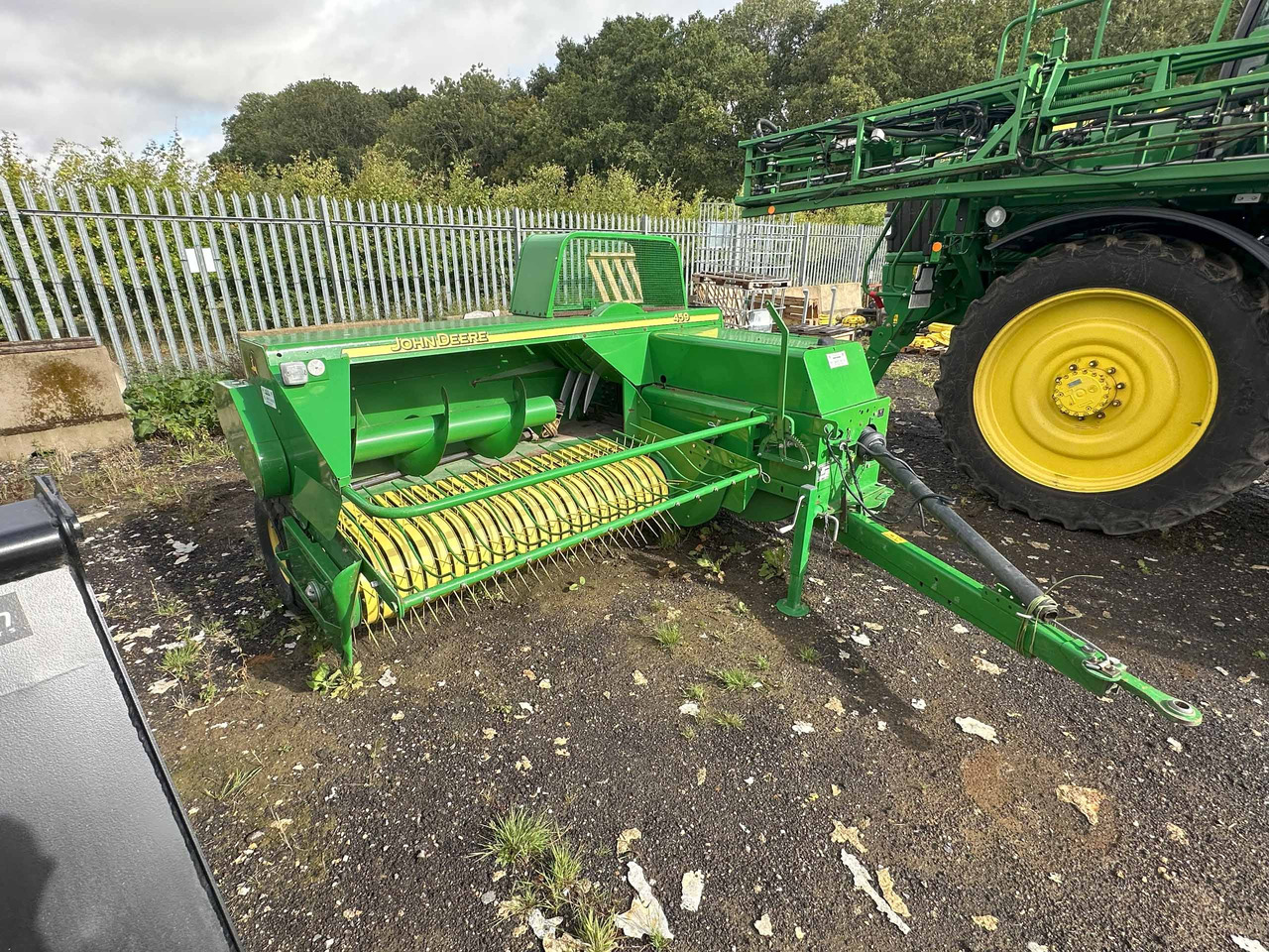 John Deere 459 baler - Balirka za kockaste bale: slika 3 John Deere 459 baler - Balirka za kockaste bale: slika 3