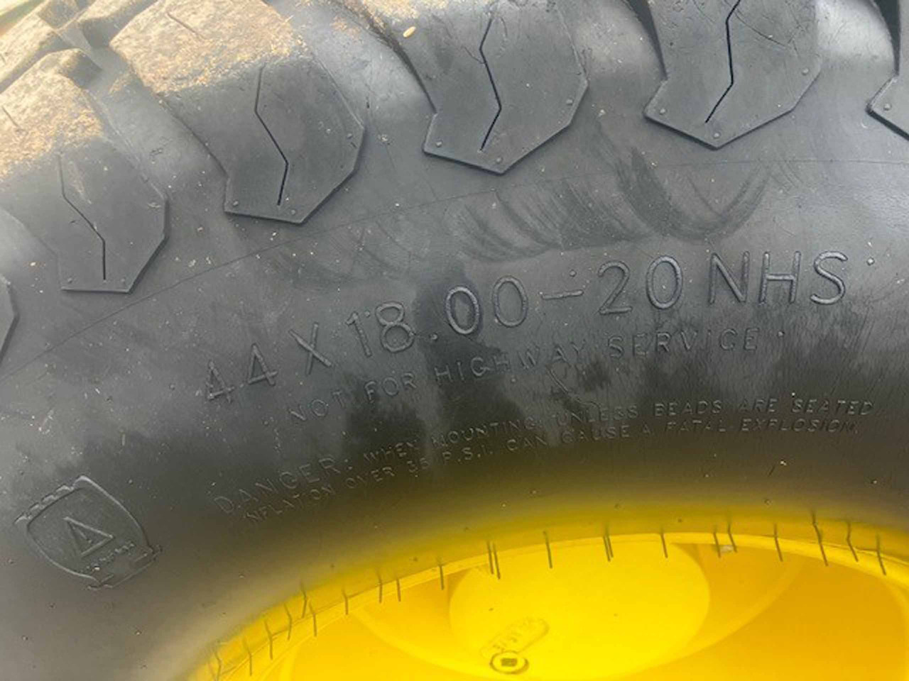 Traktor John Deere 5085M: slika 9