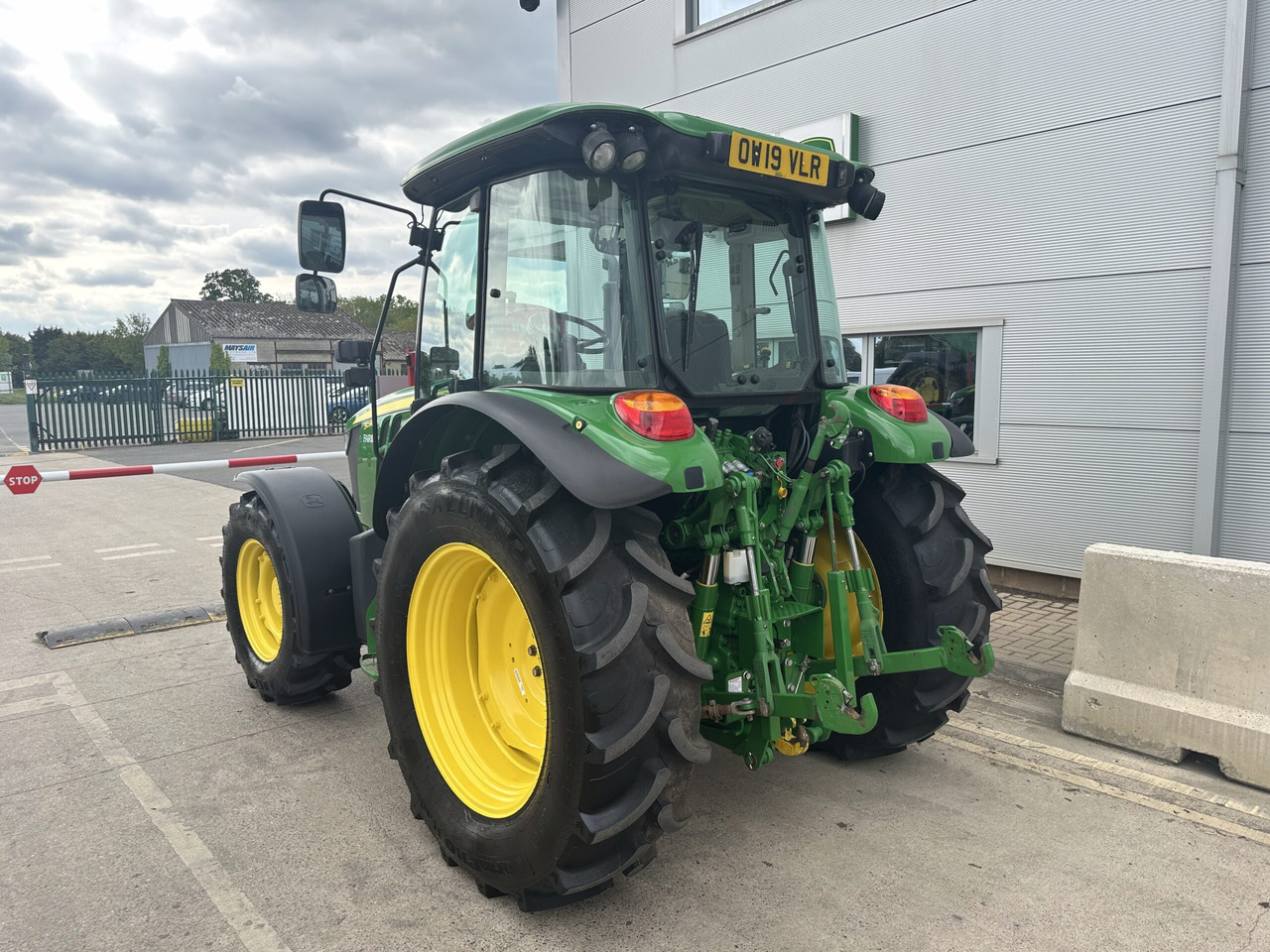 John Deere 5090M - Traktor: slika 3 John Deere 5090M - Traktor: slika 3
