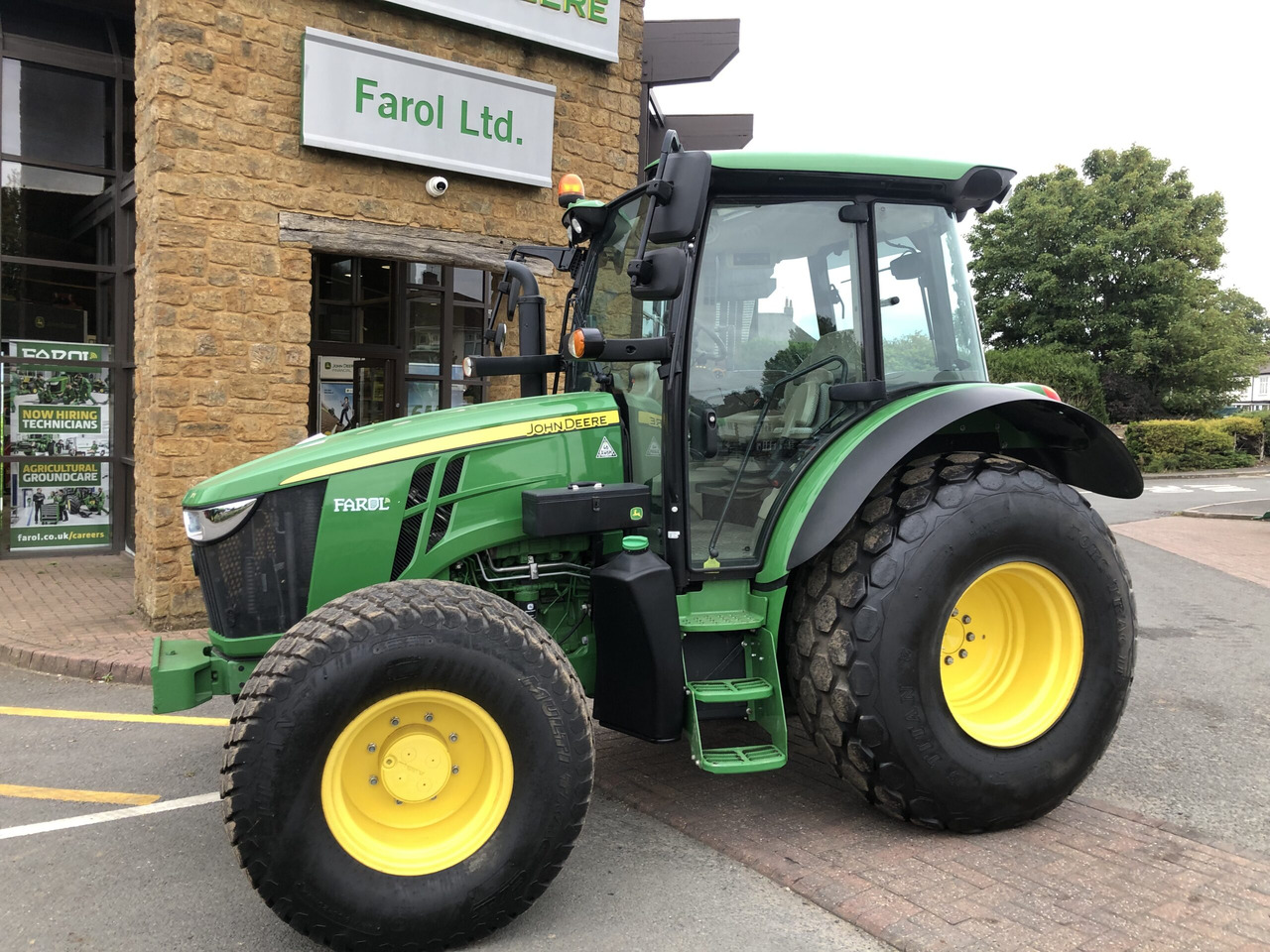 John Deere 5100R - Traktor: slika 1 John Deere 5100R - Traktor: slika 1