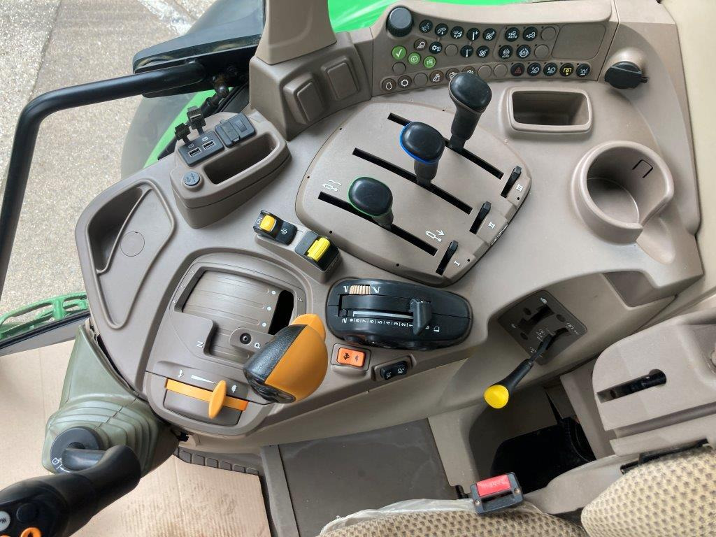 John Deere 6120M - Traktor: slika 2 John Deere 6120M - Traktor: slika 2