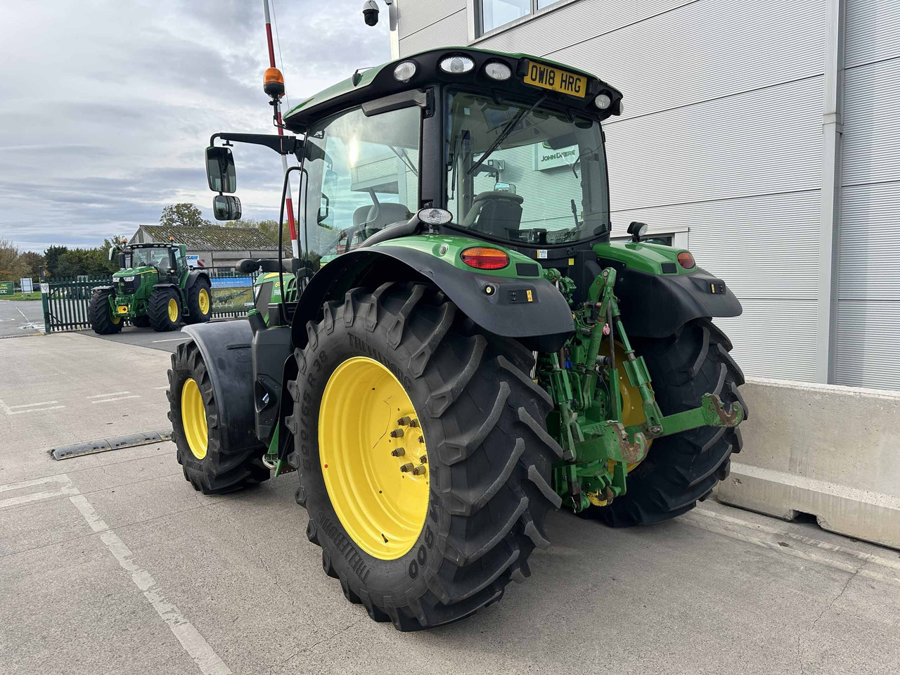 John Deere 6130R - Traktor: slika 4 John Deere 6130R - Traktor: slika 4
