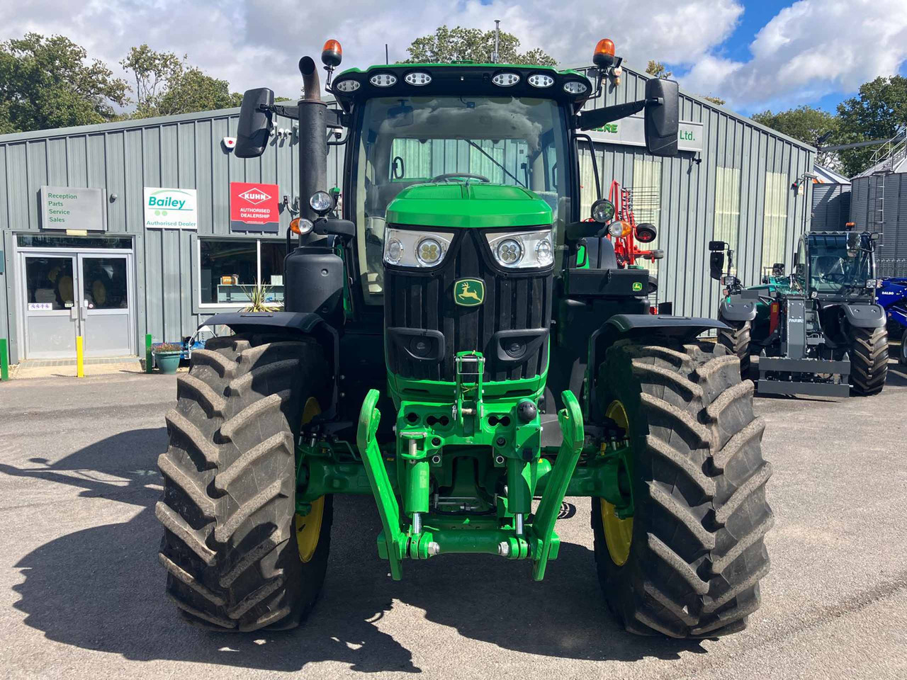 John Deere 6R 195 - Traktor: slika 3 John Deere 6R 195 - Traktor: slika 3