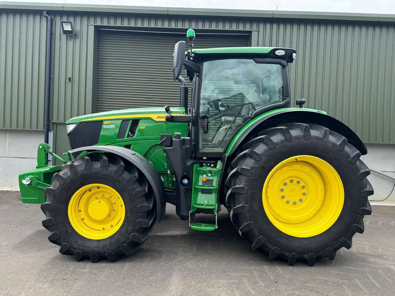 Novu Traktor John Deere 6R 195: slika 1