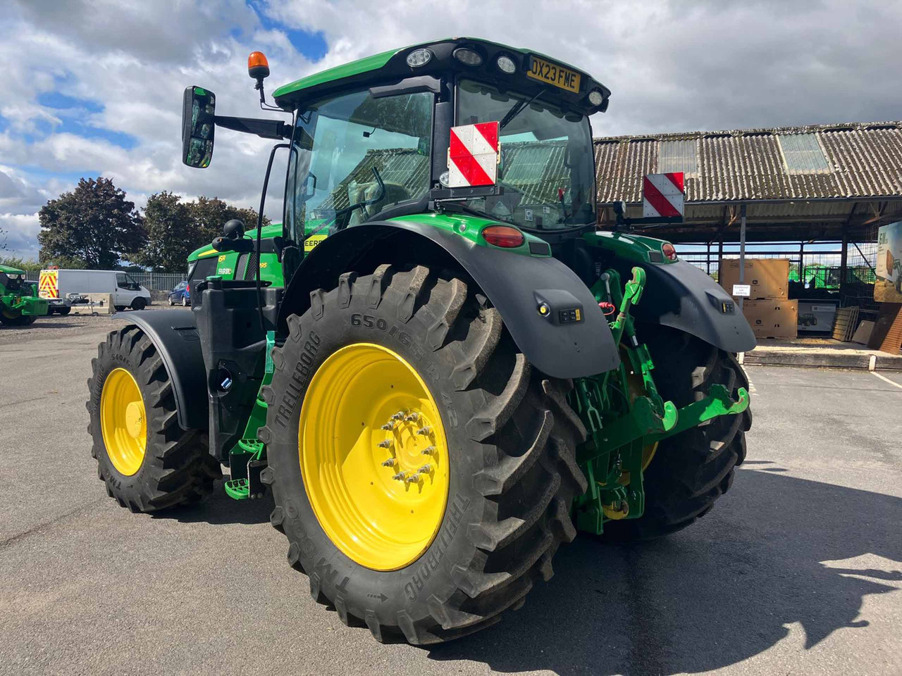 John Deere 6R 195 - Traktor: slika 4 John Deere 6R 195 - Traktor: slika 4