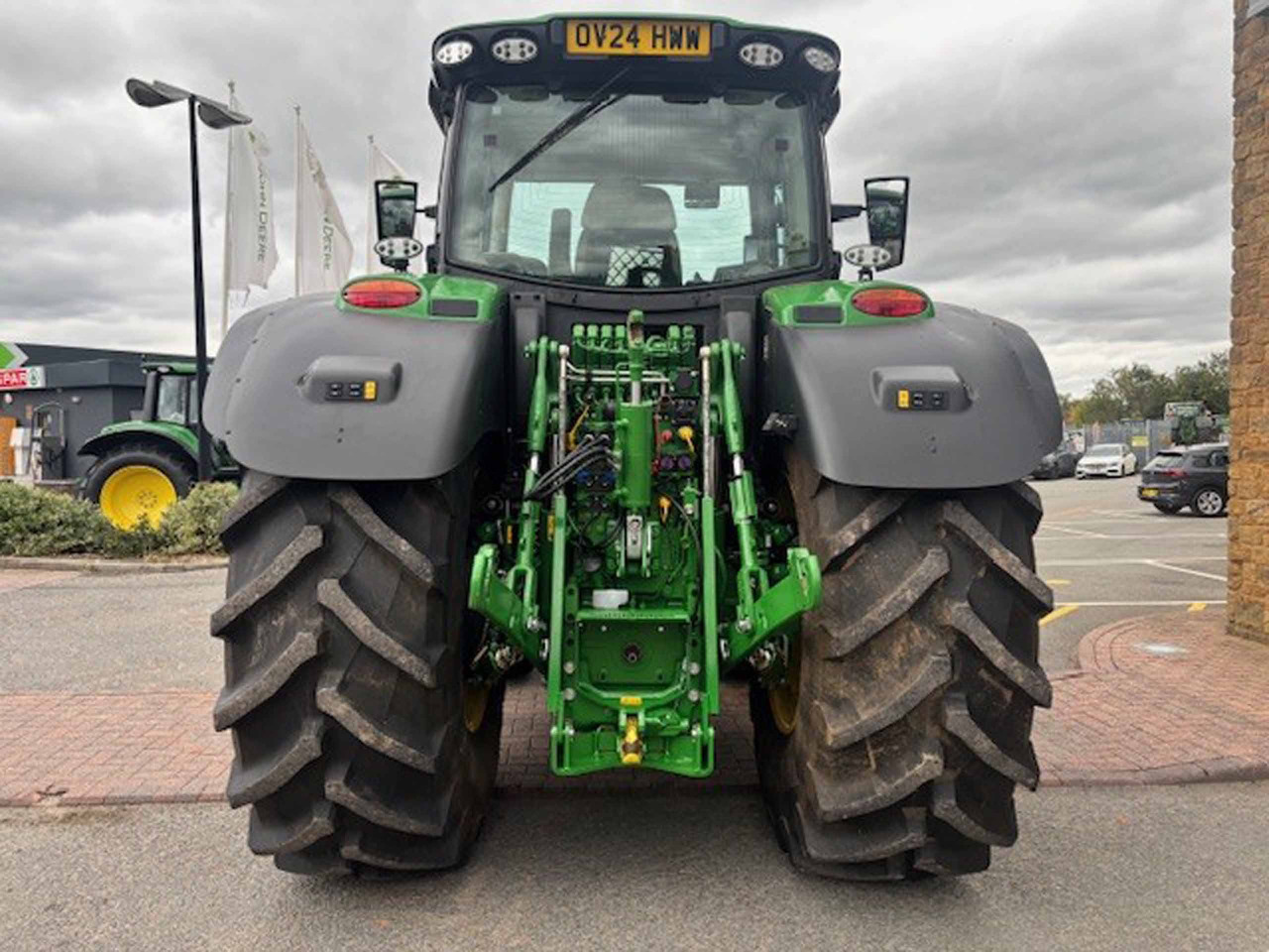 John Deere 6R 215 - Traktor: slika 4 John Deere 6R 215 - Traktor: slika 4