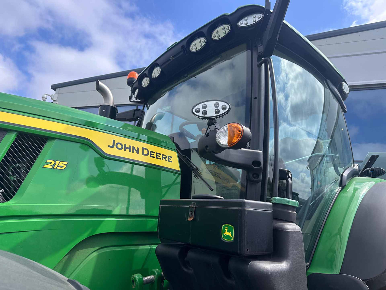 John Deere 6R 215 - Traktor: slika 4 John Deere 6R 215 - Traktor: slika 4