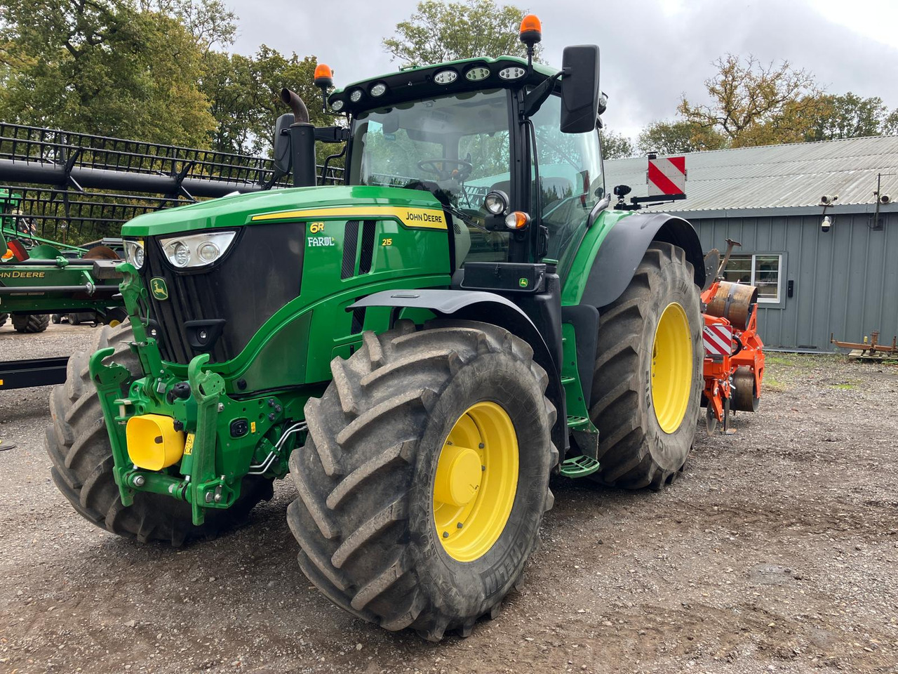 John Deere 6R 215 - Traktor: slika 1 John Deere 6R 215 - Traktor: slika 1