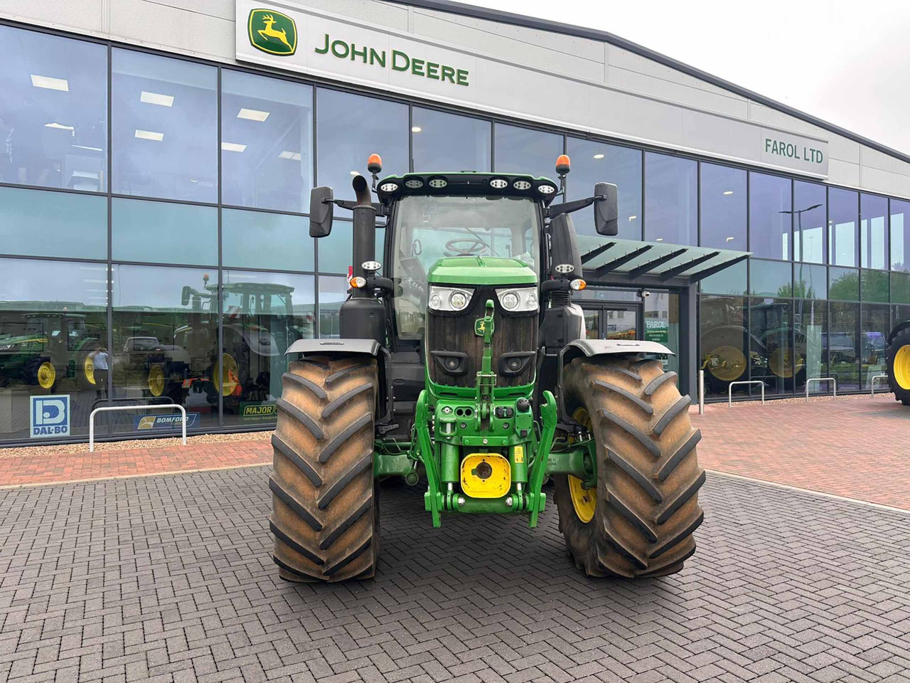 John Deere 6R 250 - Traktor: slika 3 John Deere 6R 250 - Traktor: slika 3