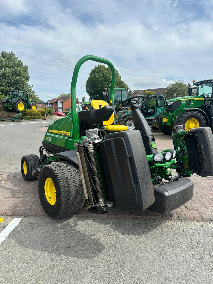 John Deere 7500AE Fairway Mower - Baštenska kosačica: slika 5 John Deere 7500AE Fairway Mower - Baštenska kosačica: slika 5
